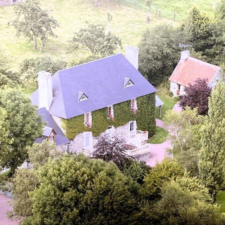 Le Pont De Benneville Cahagnes Exteriér fotografie